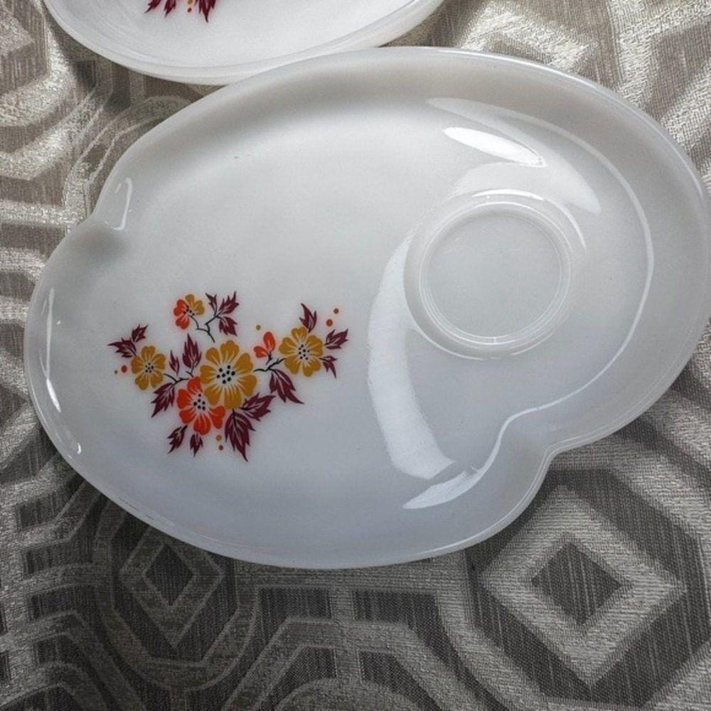 Vintage Blossom Federal Patio FEDERAL Milk Glass Snack Sets Riverdale 2 - Picture 3 of 8